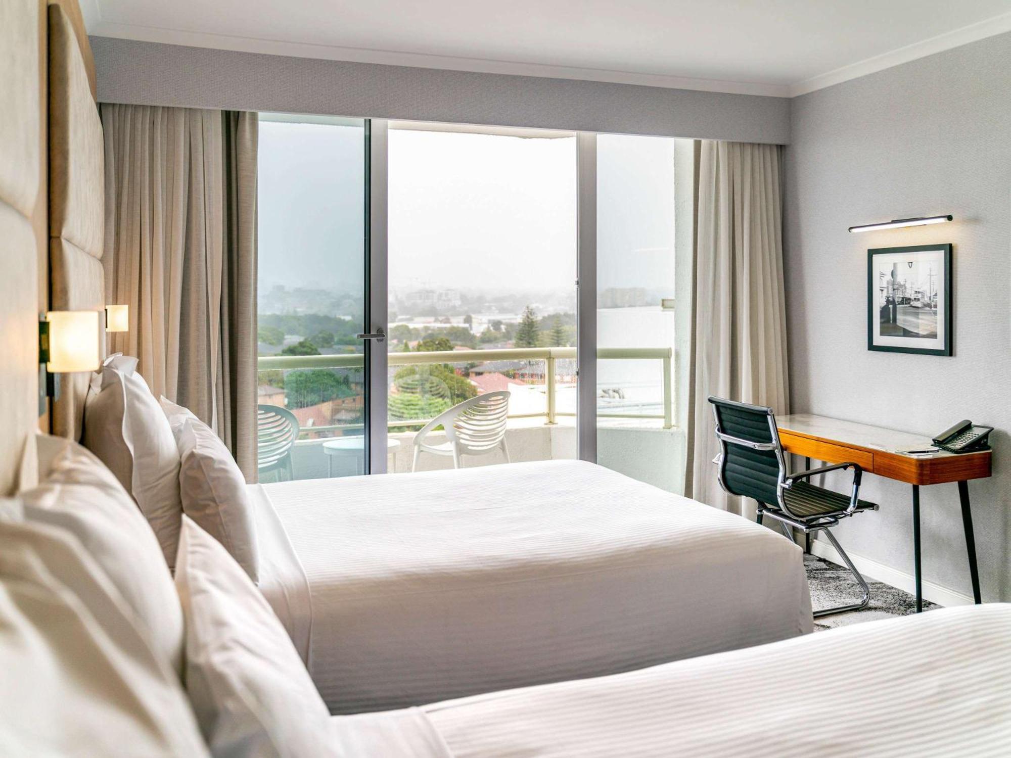 Novotel Sydney Brighton Beach Exterior foto